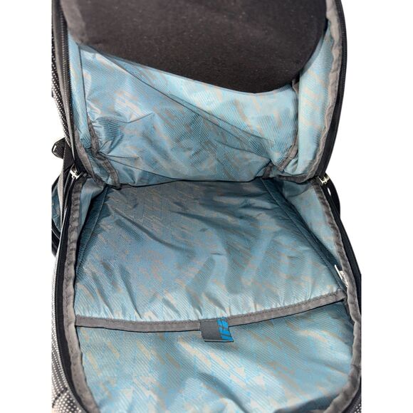 Thule Sweden Crossover Backpack Laptop Sunglasses Pocket Travel Hiking Black - Picture 10 of 10